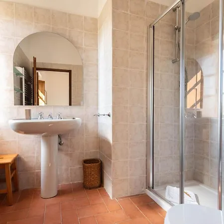 Villa In Tuscan Hills