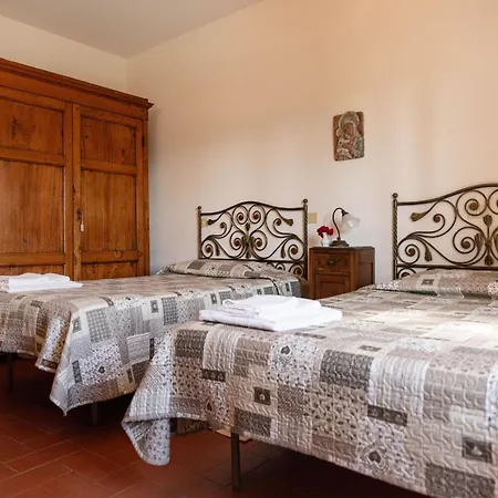Villa In Tuscan Hills