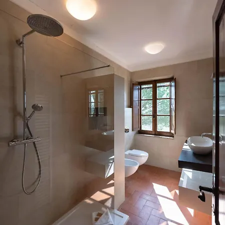 Villa In Tuscan Hills