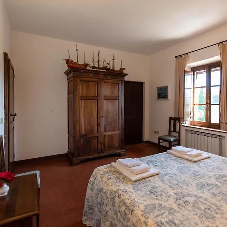 Villa In Tuscan Hills